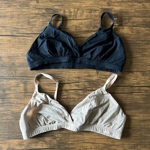 Skims bras size large-fits everybody